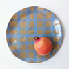 Plateau grande assiette ronde de service Gingham bleu