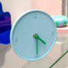 Horloge ronde bicolore bleu