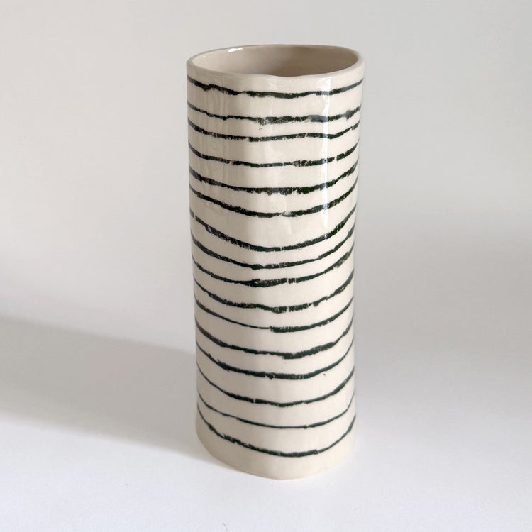 Vase rayures horizontales vertes