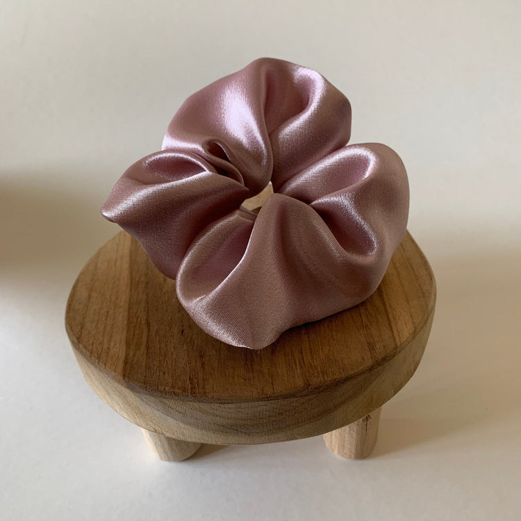 Chouchou à cheveux satiné rose