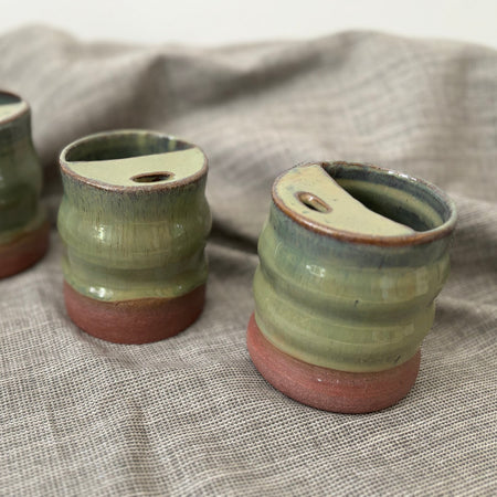 Tasse à emporter verte en argile rouge [formats variés]