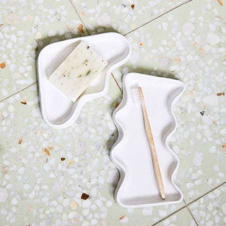 Plateau en céramique blanc moucheté [modèles variés]