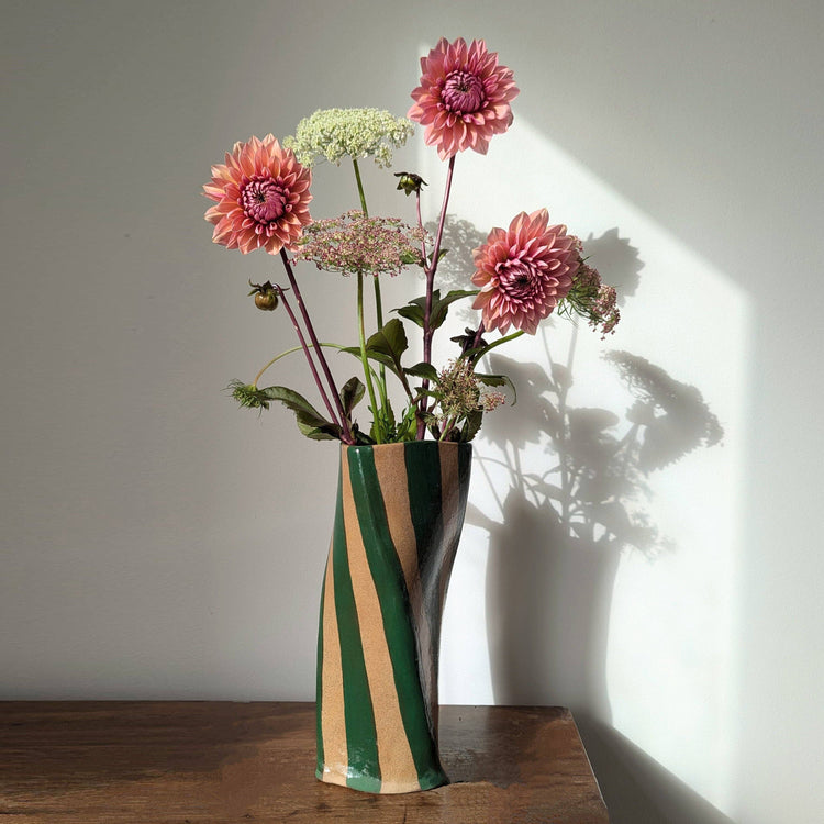 Vase twist ligne vertes