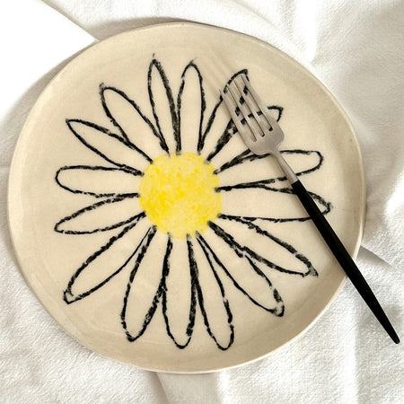 Ceramic daisy plate