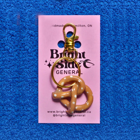 Breloque porte-clés en céramique Pretzel