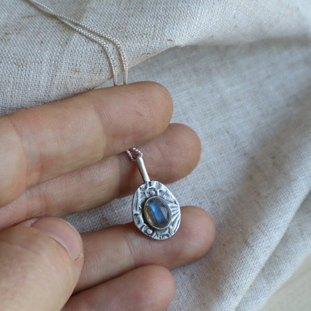 Médaillon Reverie avec chaîne et Labradorite