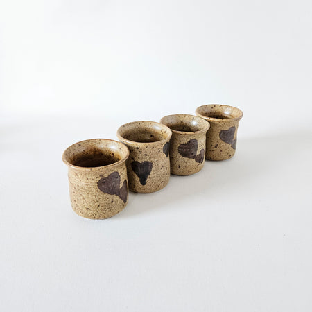Lo de 4 gobelets à thé/café vintages Coeurs