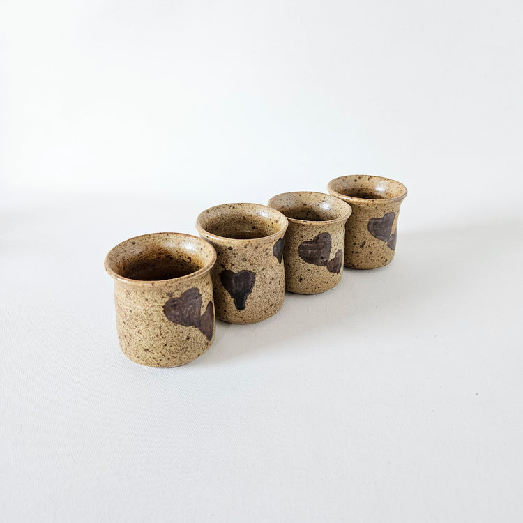 Lo de 4 gobelets à thé/café vintages Coeurs