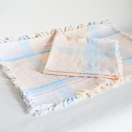 Lot 2 napperons et 2 serviettes tissés vintages