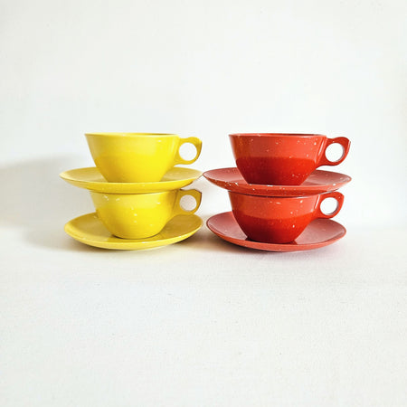 Lot de tasses et soucoupes vintage en mélamine Tropicale [couleurs variées]