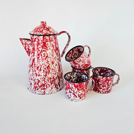 Pichet cafetière et tasses en métal émaillé vintage