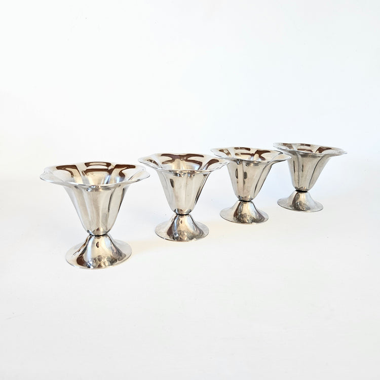 Lot de 4 coupes à dessert en inox vintage