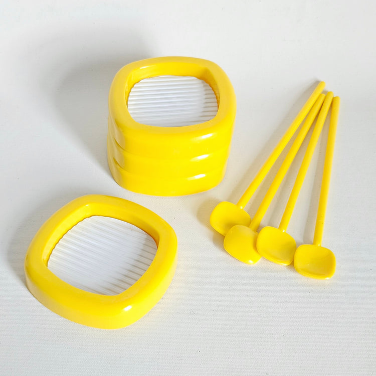 Lot desous-verres et touillettes en plastique vintages