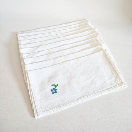 Set of 2 vintage flower napkins