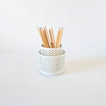 Pot à crayons ajouré