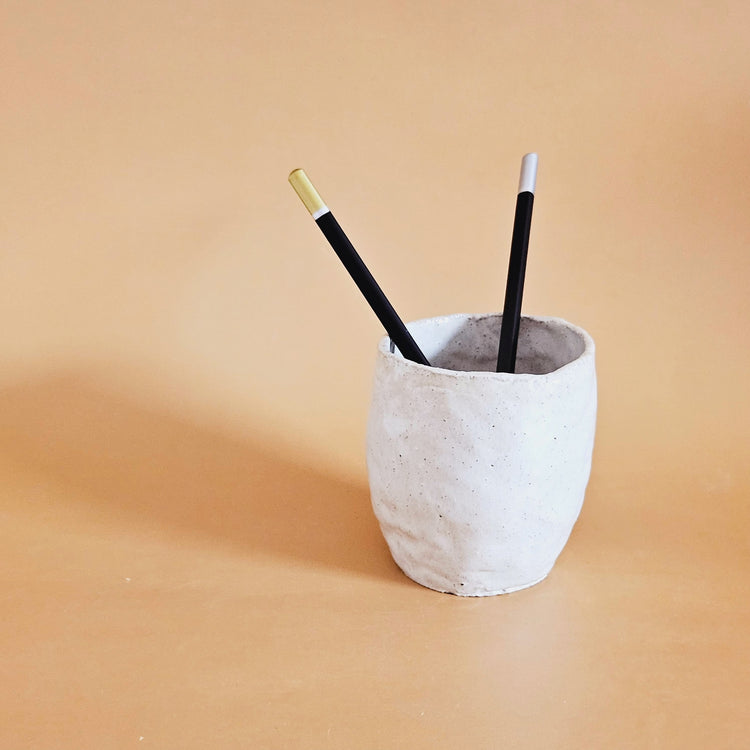 Pot à crayons en céramique seconde main