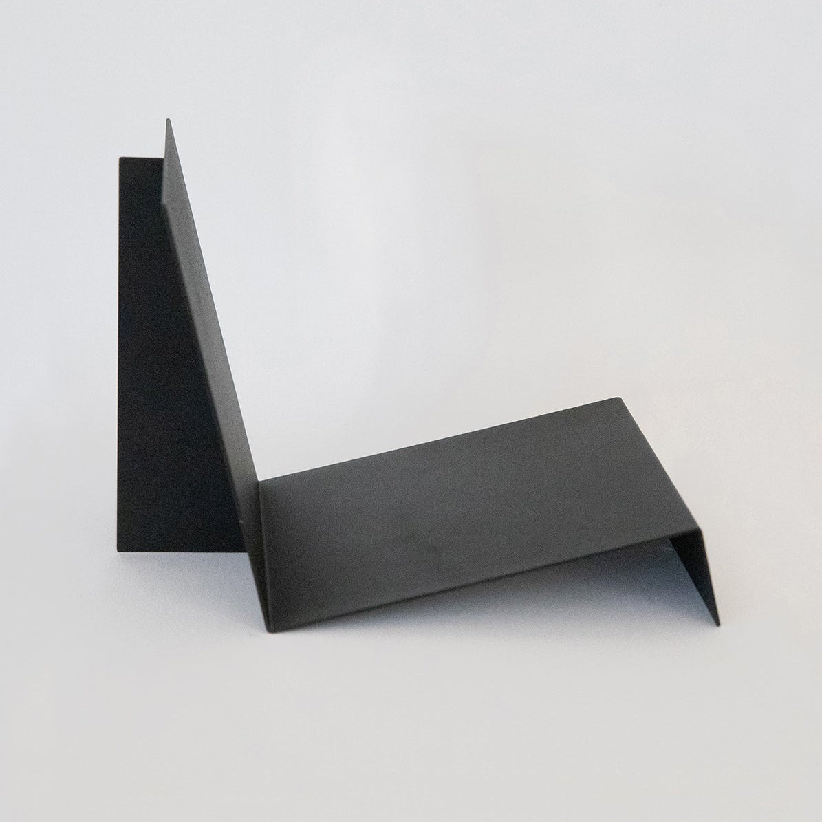 LP-stand-black-1-upton_1195x1792_2ea93687-d3e8-4879-be63-058f495b5077.jpg