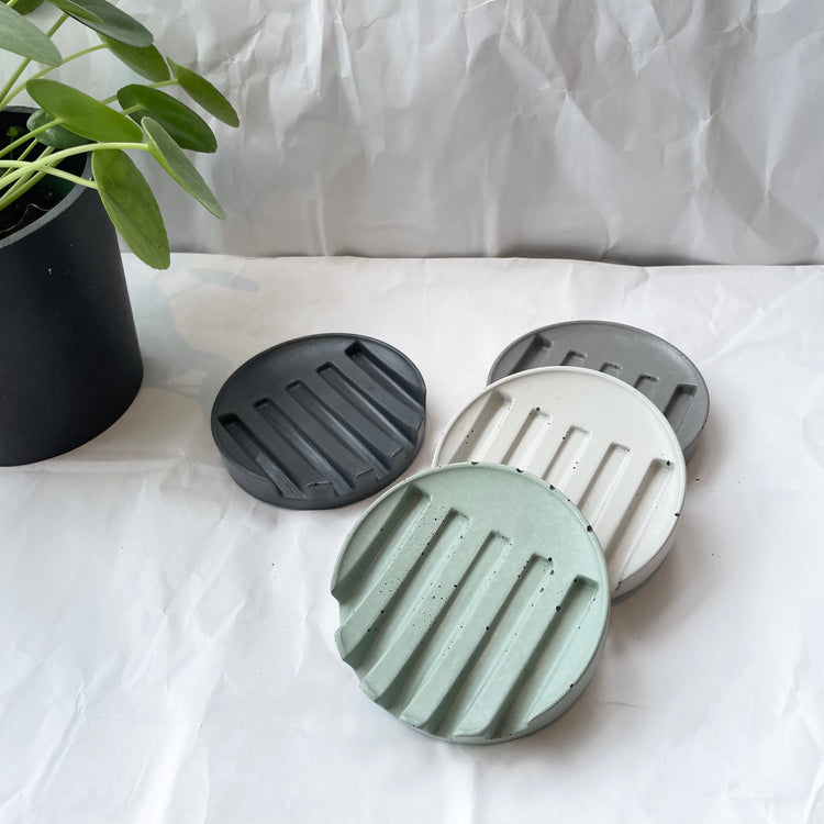 Round comb soap dish [varied colors] 
