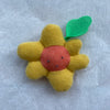 Hochet fleur en cachemire bébé [couleurs variées]